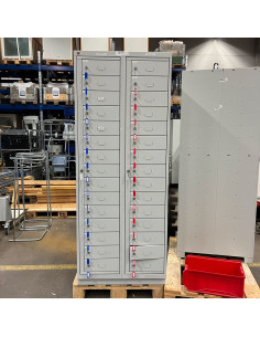 Småfacksskåp 2x15 med nycklar 2