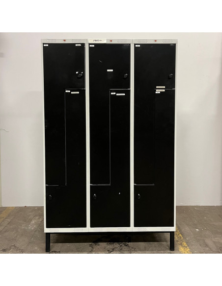 Omklädningsskåp 3 sektioner - svart