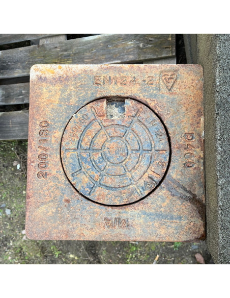 Brunnsbetäckning Kvadrat 300x300