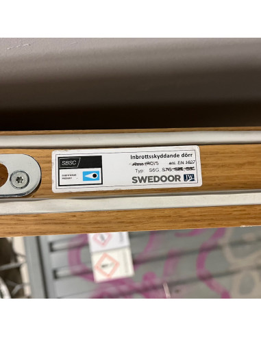 Säkerhetsdörr 900x2100 H - Trä