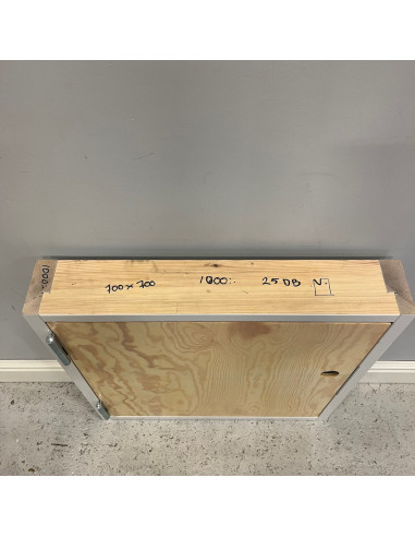 Inspektionslucka 700x700, 25 dB