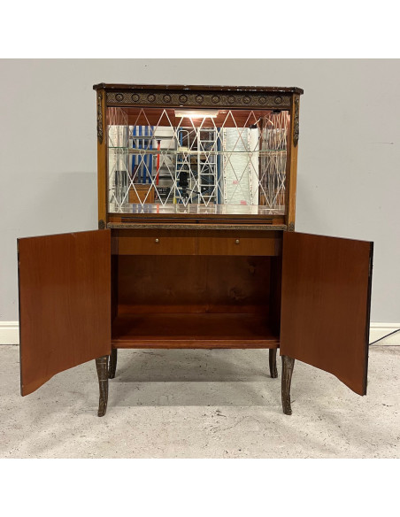 Barskåp, gustaviansk stil, 1900-tal