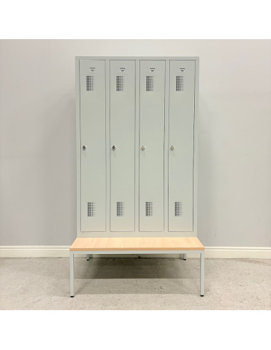 Omklädningsskåp 4 dörrar + bänk