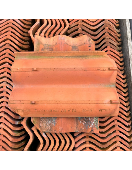 Takpanna, Vittinge, Tvåkupig - Röd